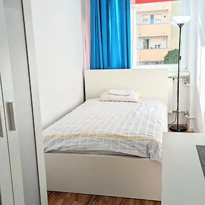  Хостел Ursus Rooms-self Check-in